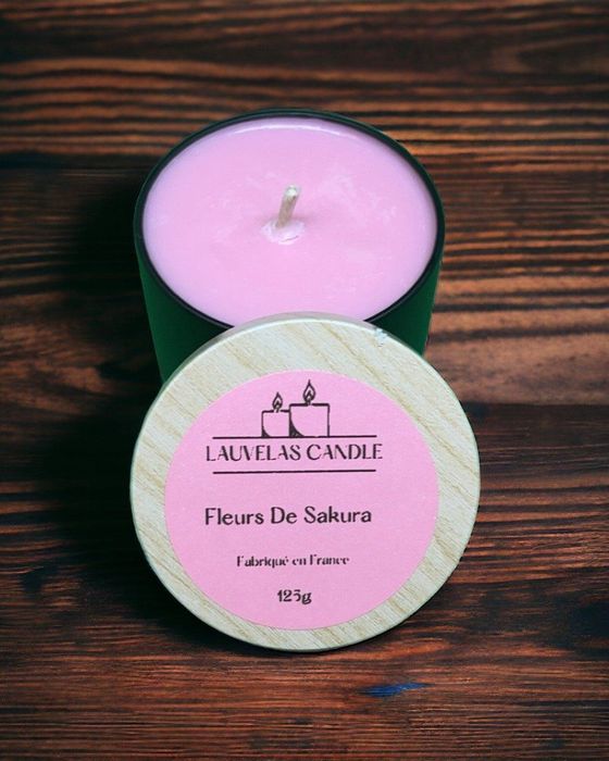Bougie coulée fleurs de sakura, 125 g